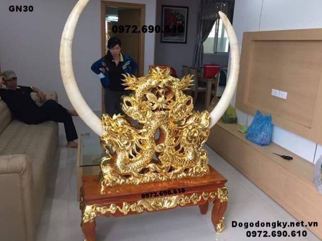 Gia Trung Bay Nga Voi, iá Trưng Bày Ngà Voi, Bệ Đỡ Ngà Voi 